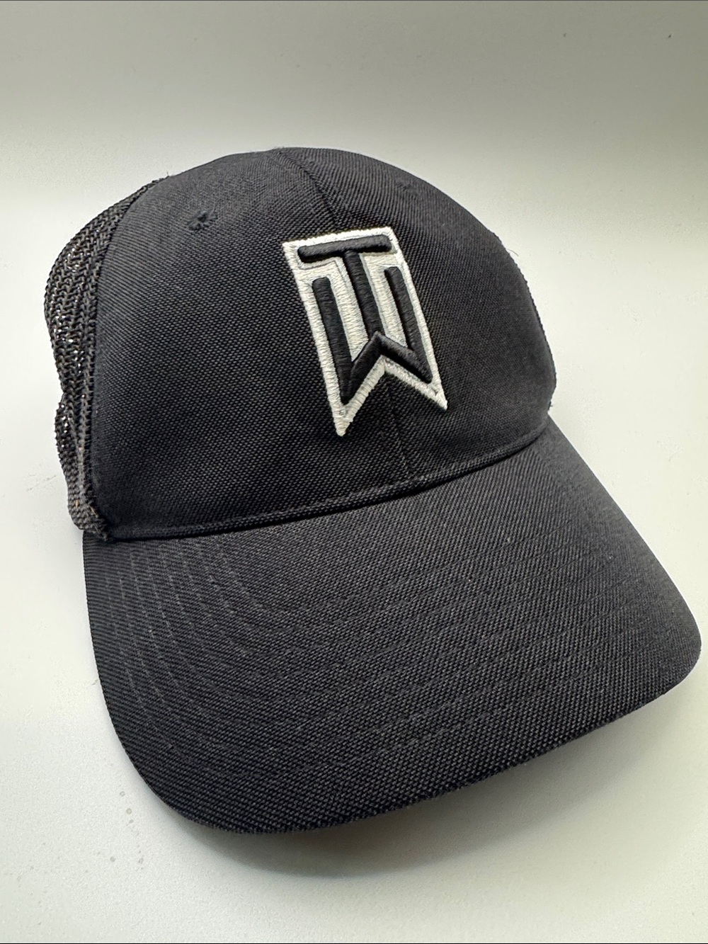 Nike Tiger Woods TW VRS 20XI Golf Hat Black FlexFit
Mesh L/XL
